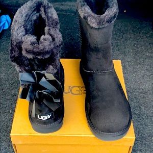 Brand new Women’s Ugg’s boots size 8 never worn.